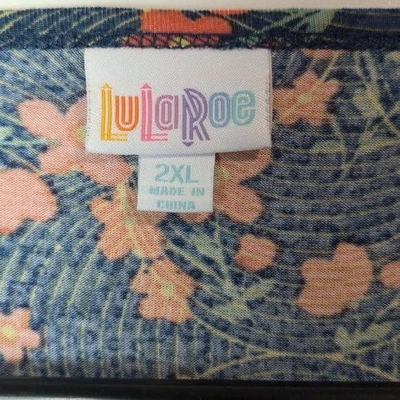 LuLaRoe Irma 2XL shirt in navy with orange flowers - Picture 4 of 6